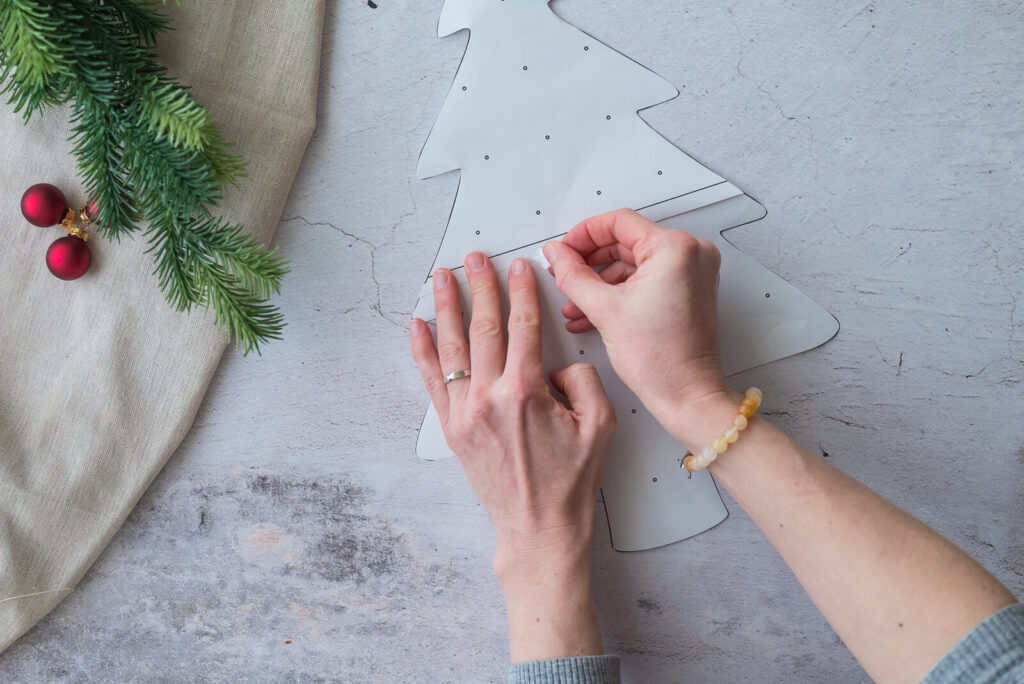 Schritt 2 Vorlage für DIY Foto Adventskalender zusammenkleben