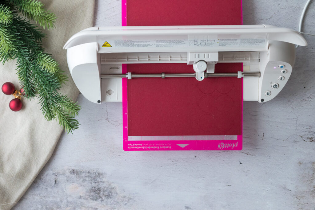 Schritt 7 Christbaumkugeln für den DIY Foto Adventskalender plotten
